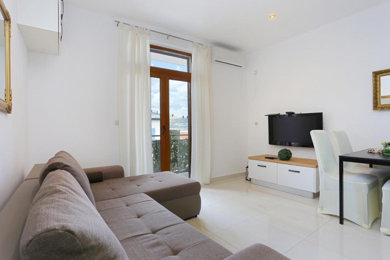 Apartments With A Parking Space Mastrinka, Ciovo - 4324 Τρογκίρ Εξωτερικό φωτογραφία
