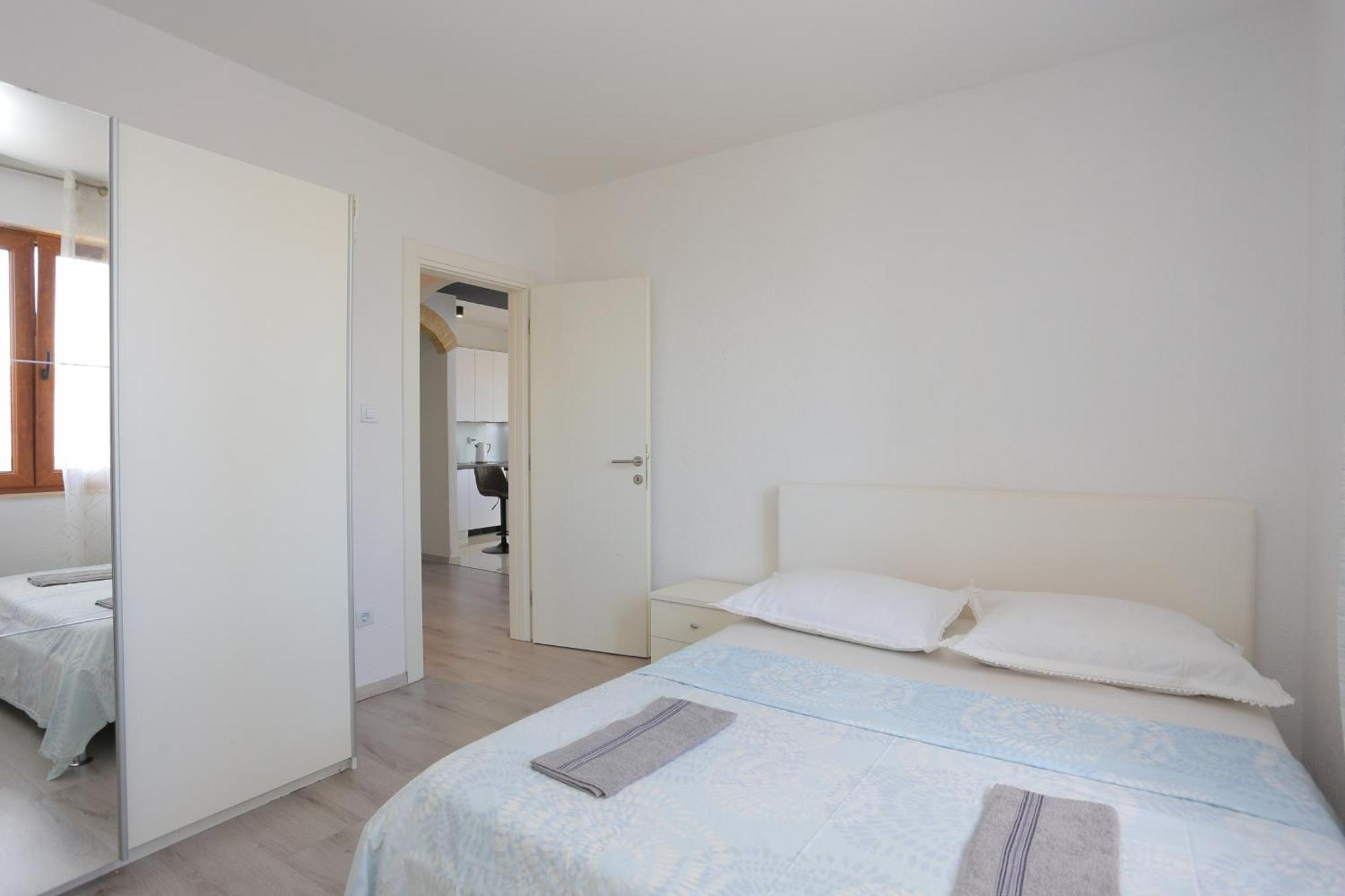 Apartments With A Parking Space Mastrinka, Ciovo - 4324 Τρογκίρ Δωμάτιο φωτογραφία